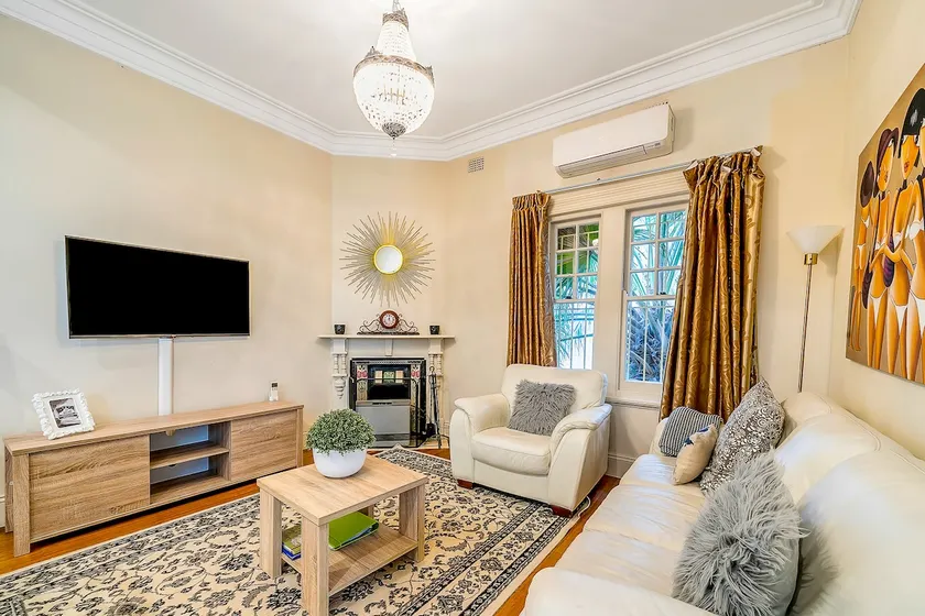 100 mtrs to Beach from Spacious Coogee Apartment - Image 1