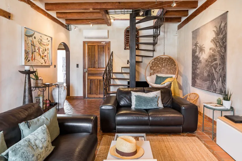 Sea view for this renovated marina duplex. - Image 1