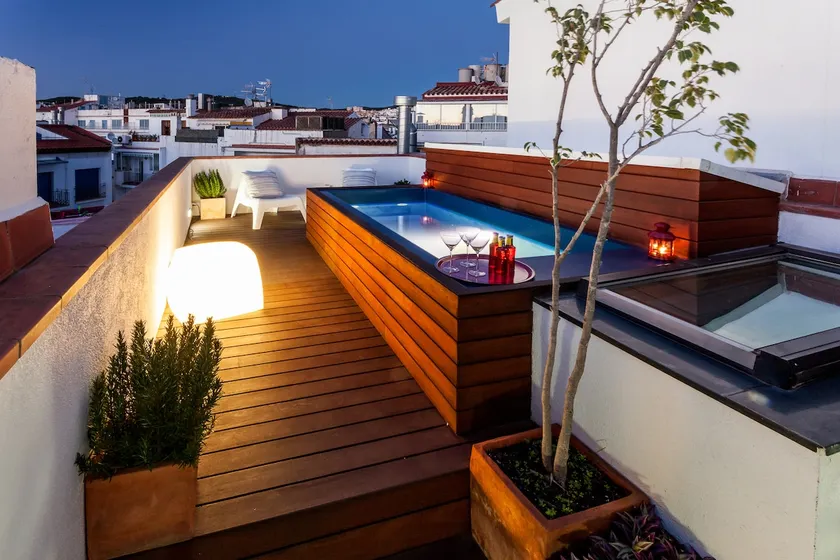 Exclusive house in Sitges center with pool and terraces, steps from beach - Image 1