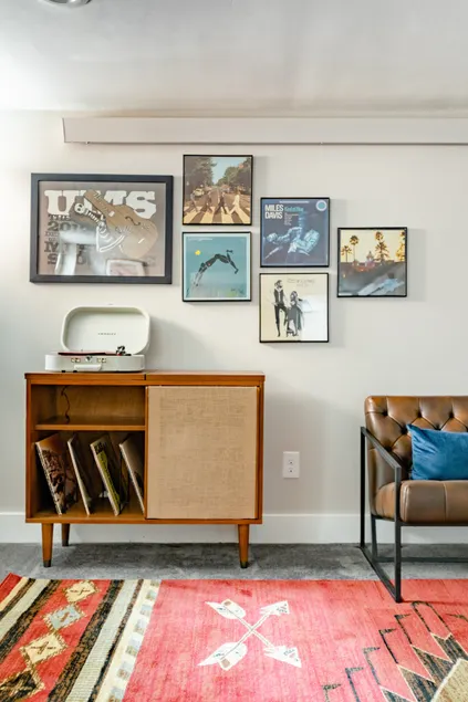 Hip Rino Basement Suite Near Downtown - Image 1