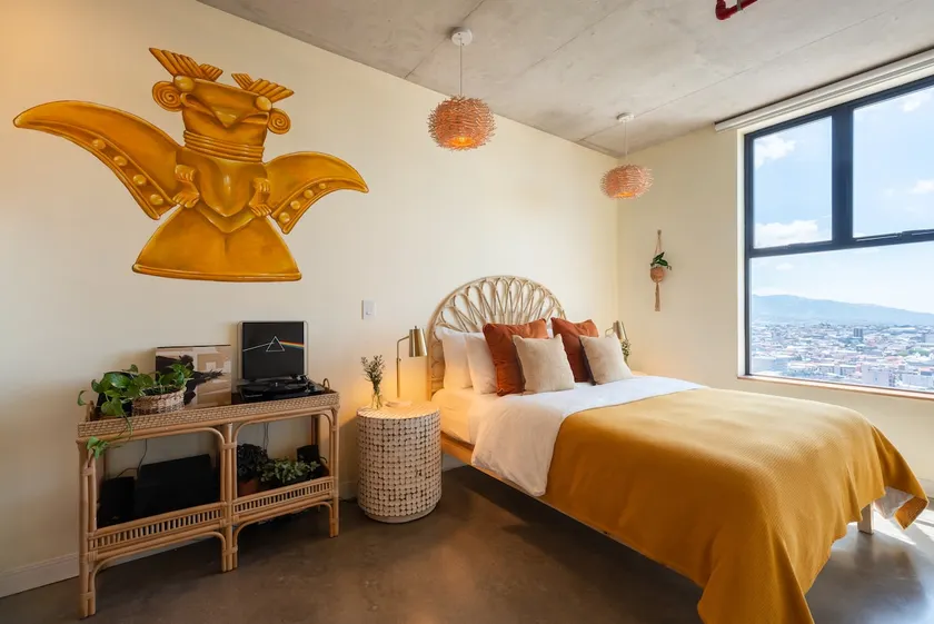 Artistic Studio with views and premium amenities - Image 1