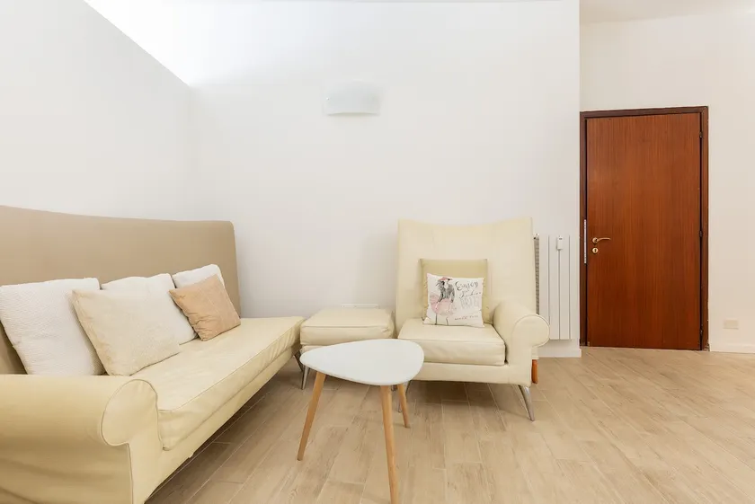 New two-room apartment in the city center - Image 1