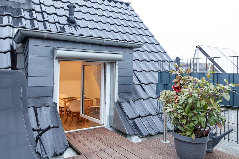 exceptional attic apartment with parking - Image 1