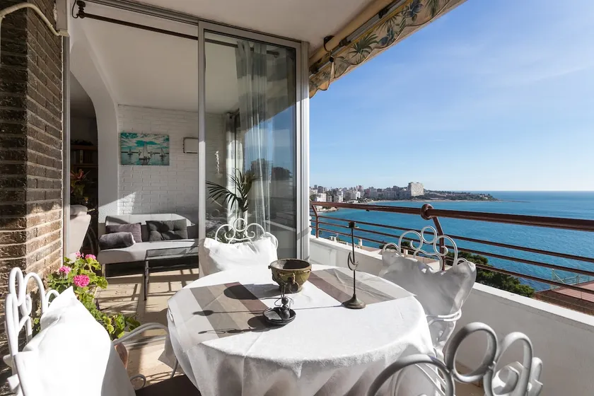Cozy and bright Mountain and Sea (seasonal rental) - Image 1