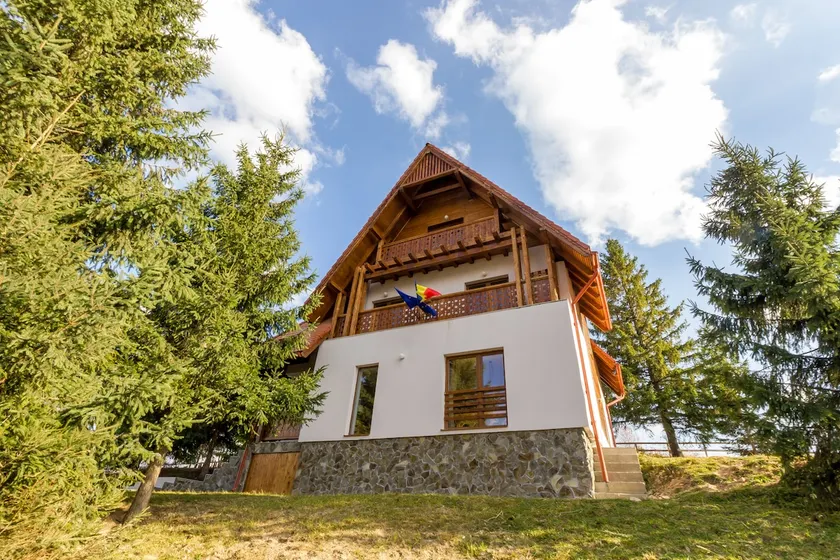 Mara Guesthouse - Image 1