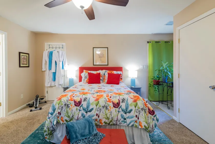 Fabulous Fourth Ward Flat * 1BR Historic Charlotte - Image 1