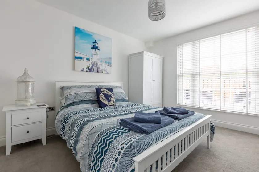Margate Mews 150m From Sea Front and half a mile from Dreamland - Image 1