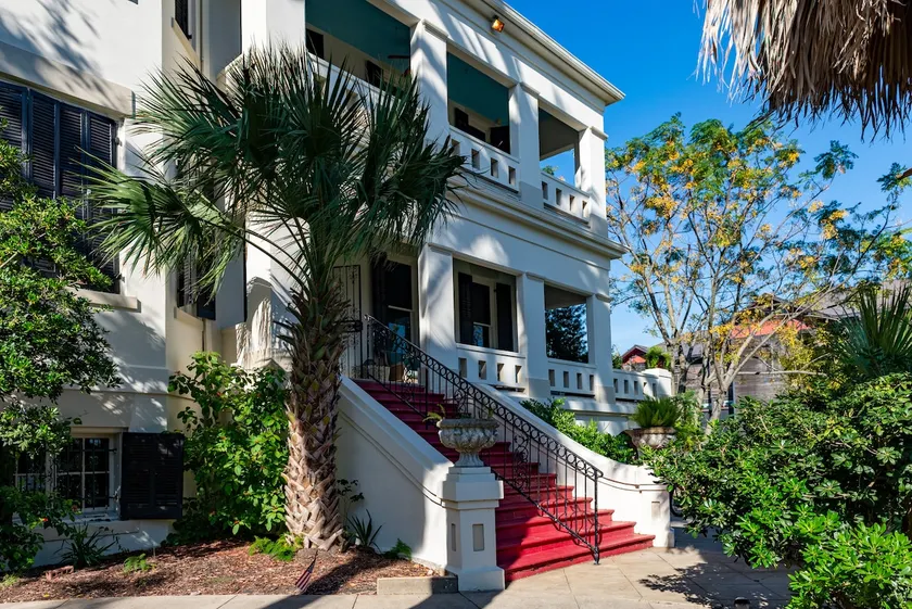 Grand Manor Prohibition Quarters Apartment Suite - Image 1