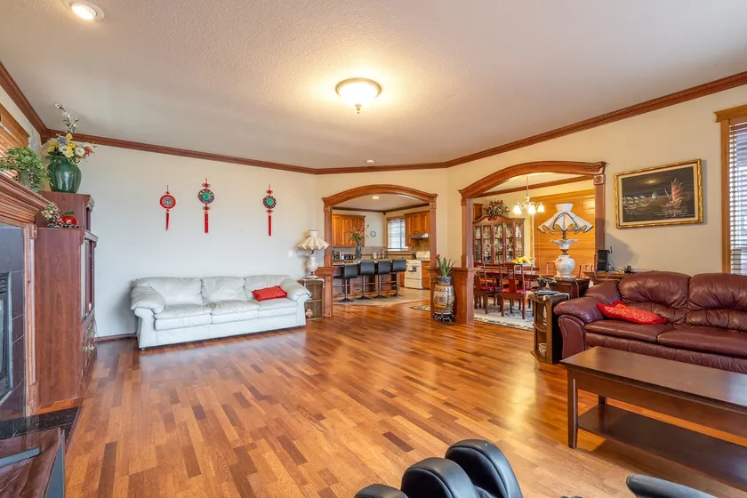 Beautiful house near Columbia Gorge - Image 1