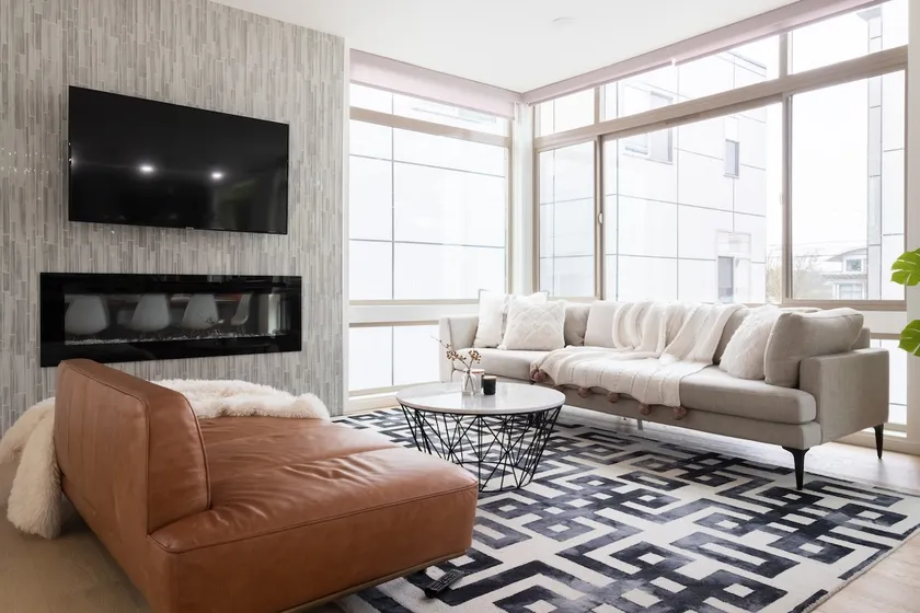 Designer 4BR Home | City Views + Spacious Kitchen - Image 1