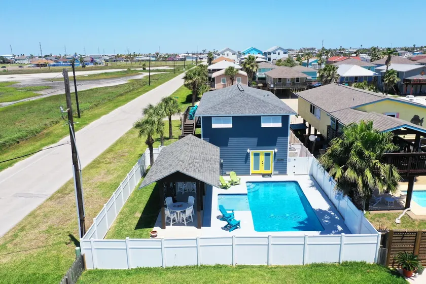 Boujee Pelican by Avantstay Pool+game Room+views - Image 1