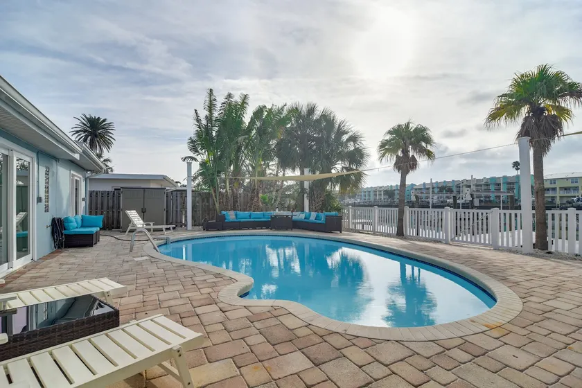 Pool, Swim Dock, Golf Cart! Ultimate Beach Retreat - Image 1