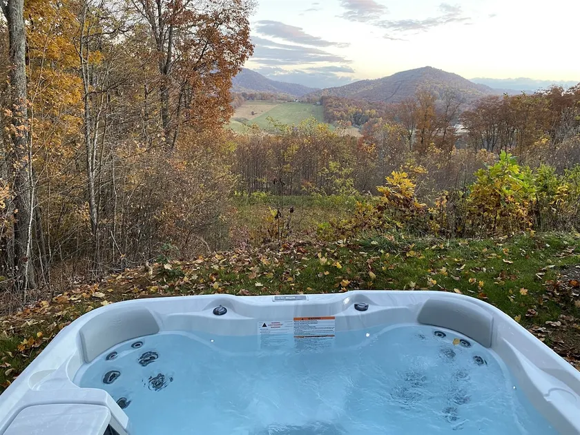 Blue Sky Cabin in Jefferson NC - Hot Tub, Firepit, Axe throwing, and more! - Image 1