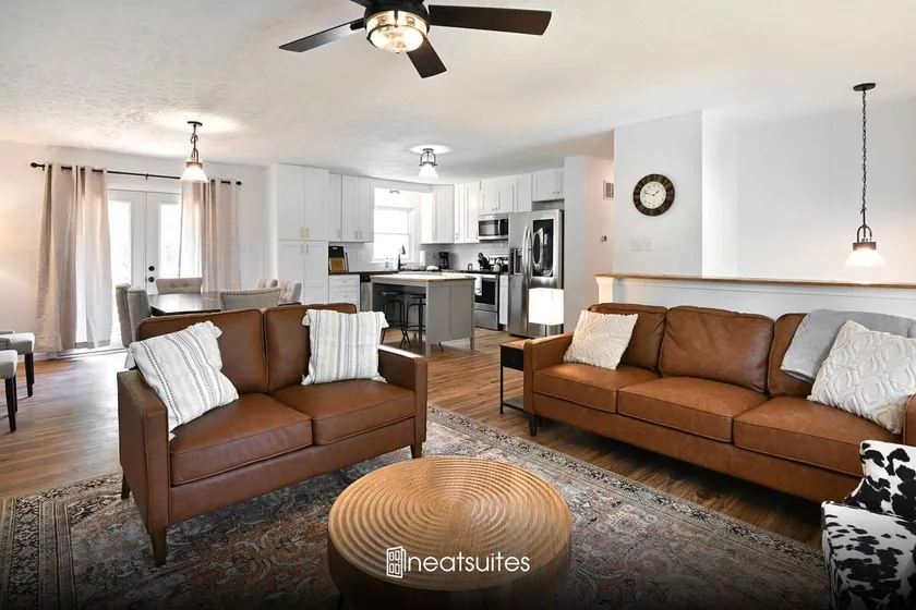 3BR Home for 8 - Only 5 Minutes to Ark - Foosball - Image 1