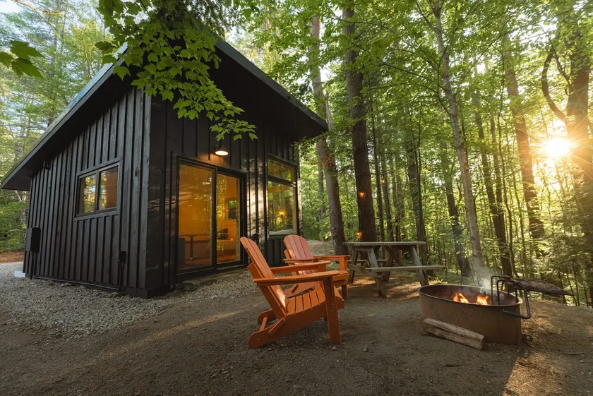 Glamping cabin w/ full bath + spa access - 21 - Image 1