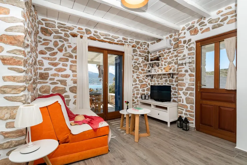 Olivia's Countryside House - Image 1