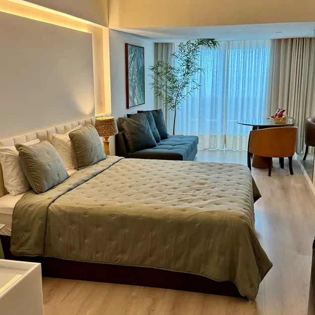 Suite with Balcony on the Upper Floor - Image 1