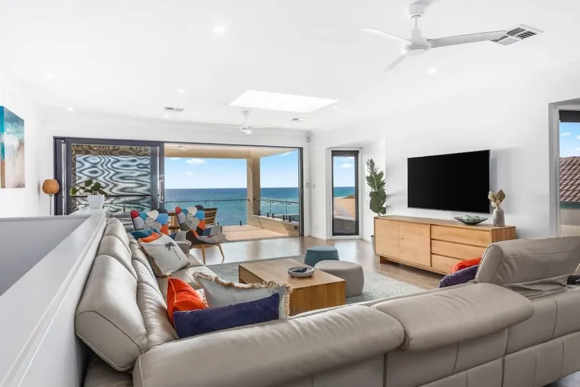 Seascape at Christies Beach - Oceanview Family Stay - Image 1