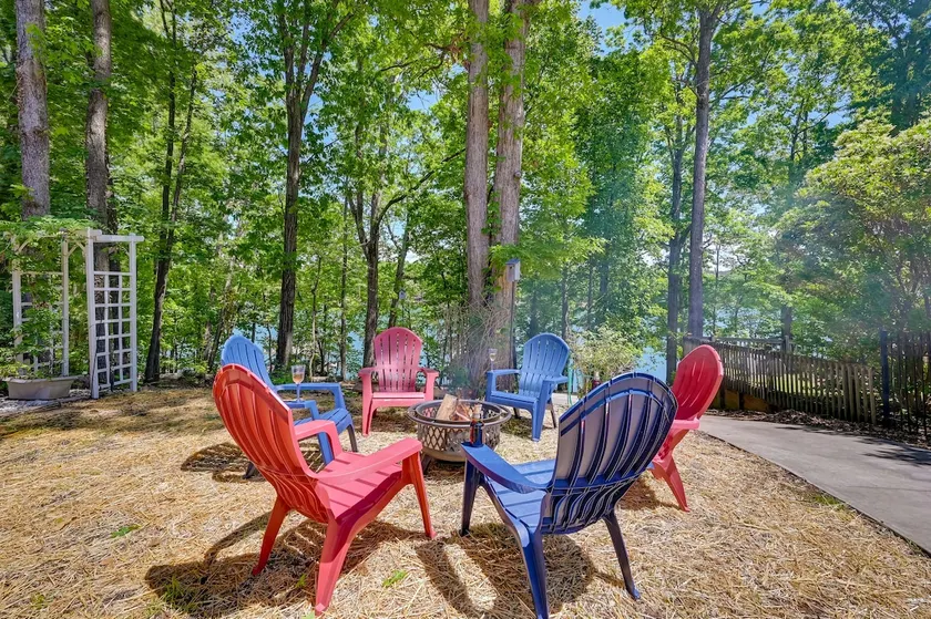Game Room & Deep Water Lake Hartwell Group Retreat - Image 1