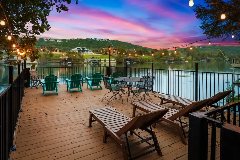 *Waterfront* Lake Austin Home ~Boat Slip~ Firepit - Image 1