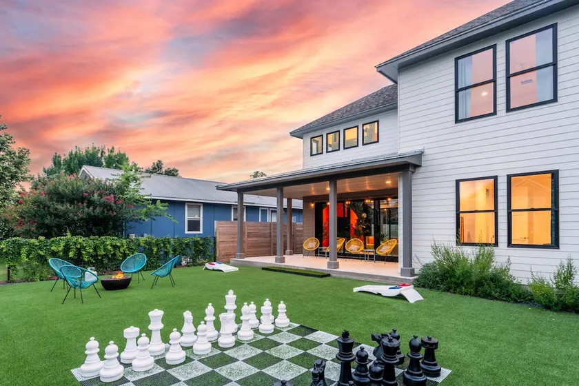 Group Getaway with Chess Garden and Firepit - Image 1