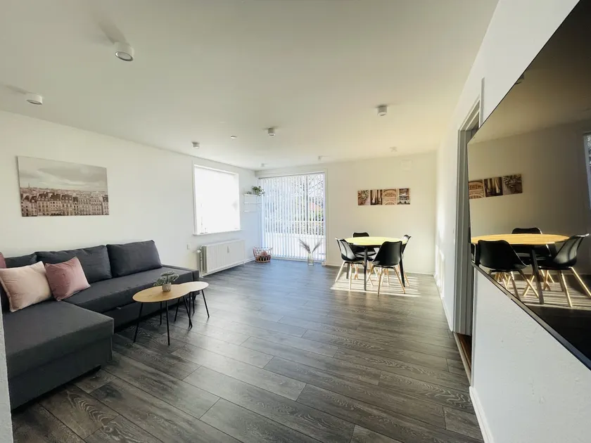 aday - Elegant Apartment with Terrace - Image 1