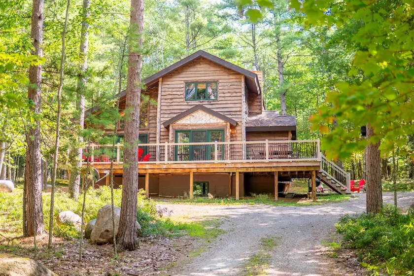 Mountain Retreat in Whiteface, Lake Placid Region - Image 1