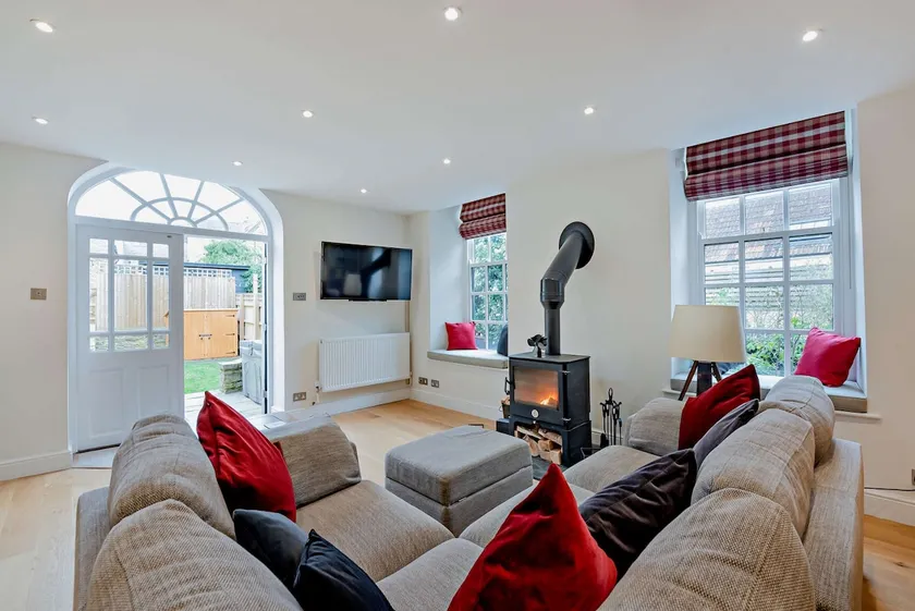 Dog friendly cottage with a hot tub - Vine Cottage - Image 1