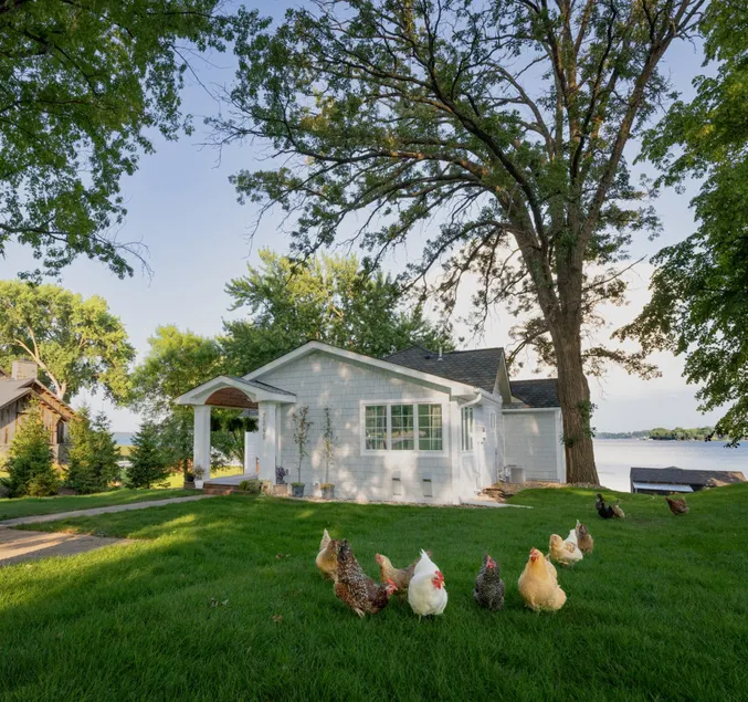 Lakefront Fun: Hidden Room, Dock, Kayaks, Pets, EV - Image 1