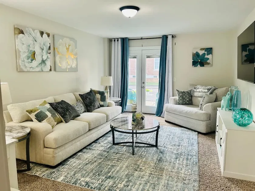 2nd Street Luxury Loft Retreat-#101 Clarksville TN - Image 1
