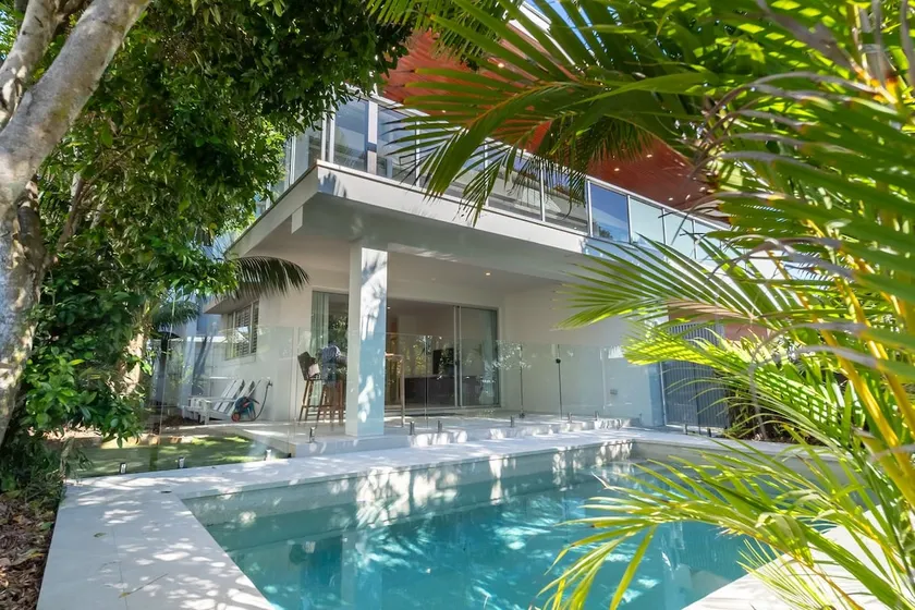 Malibu Beach House- 100m to salt beach - Image 1