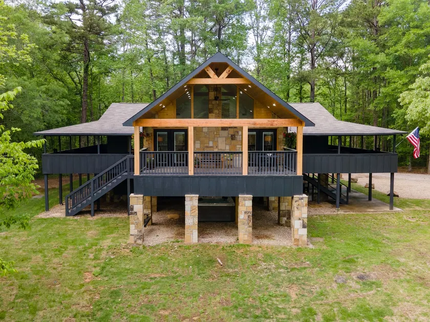 Located on Kelly Creek | Hot Tub | Fishing | Games - Image 1