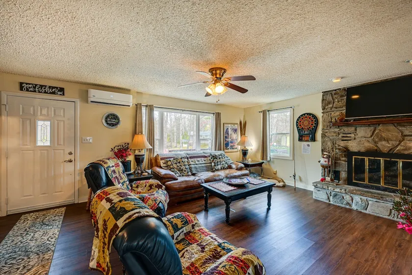 Private Hot Tub & Covered Deck: Cozy Whittier Gem - Image 1