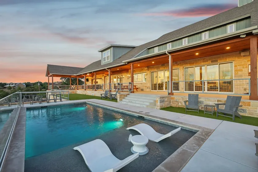 PK LakeTime: 6/4 Home with Dock, pool, hot tub - Image 1