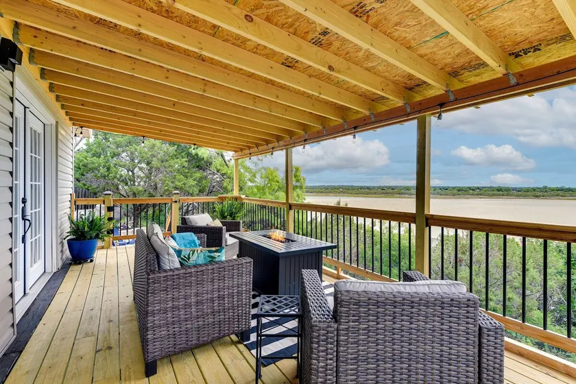 Lake Granbury Views Texas Vacation Rental - Image 1