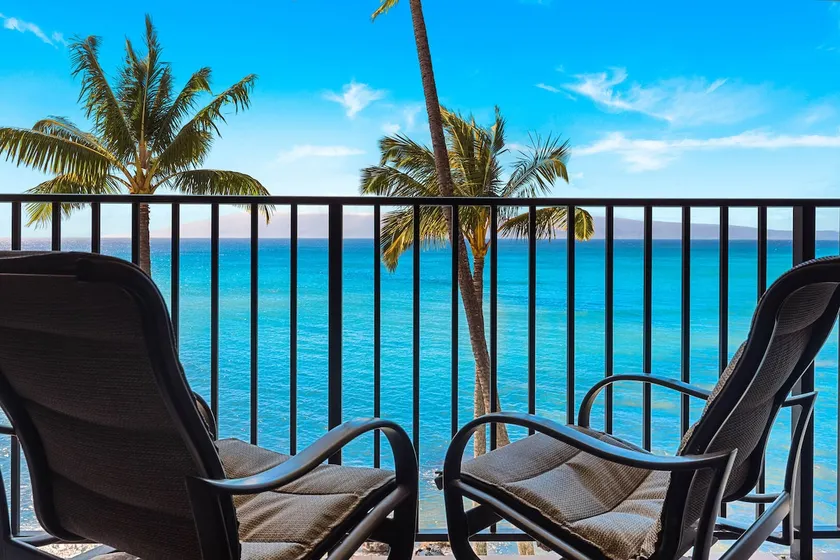 Remodeled oceanfront 3bd retreat, tropical vibes - Image 1