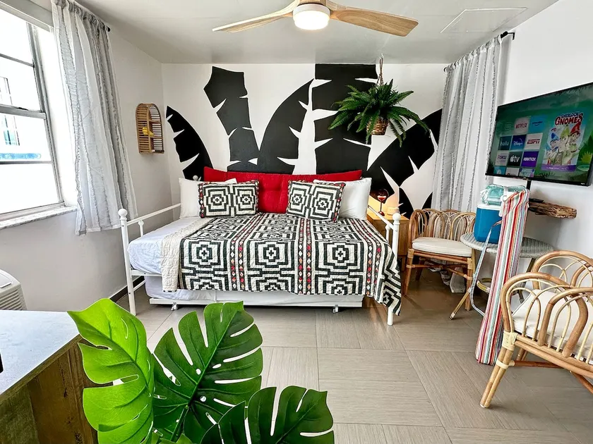 Ocean Drive Oasis Art Deco South Beach Suite - Image 1