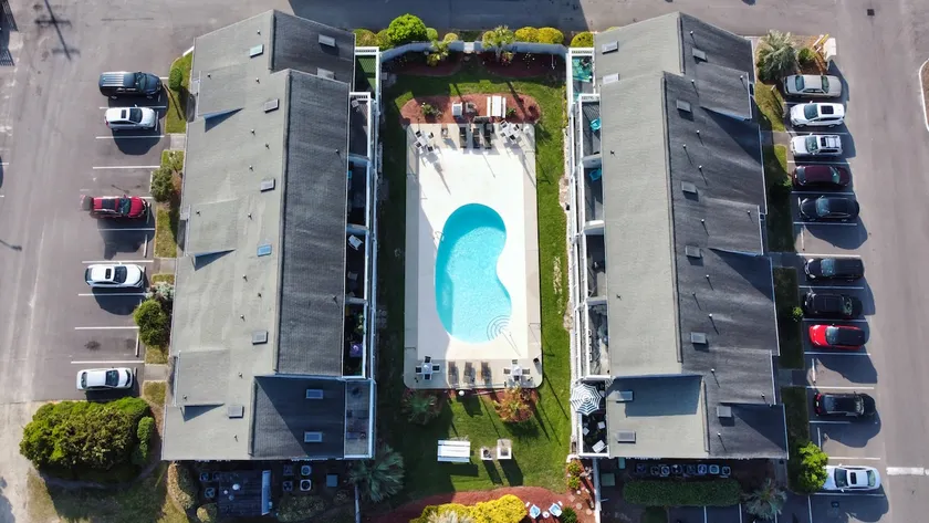 The Airy Retreat | 7 Mins to Cherry Grove Beach - Image 1