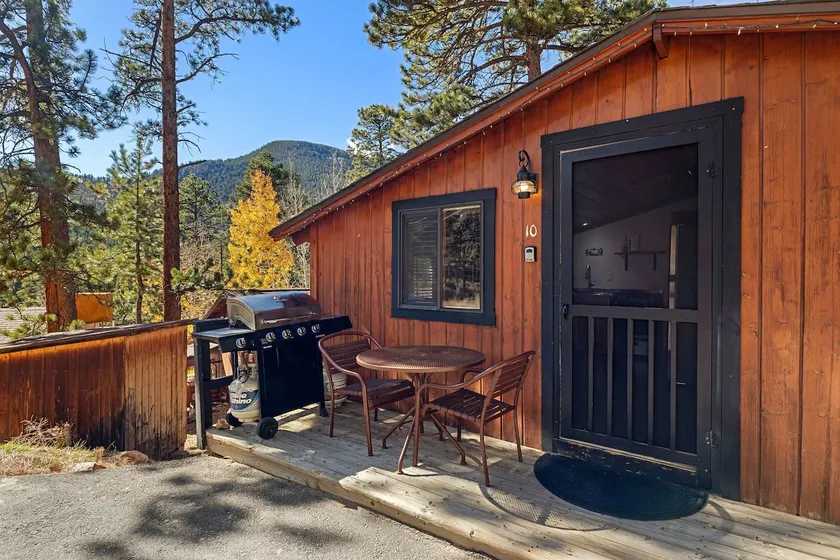 Cabin 10- King Cabin, Mins to RMNP! - Image 1