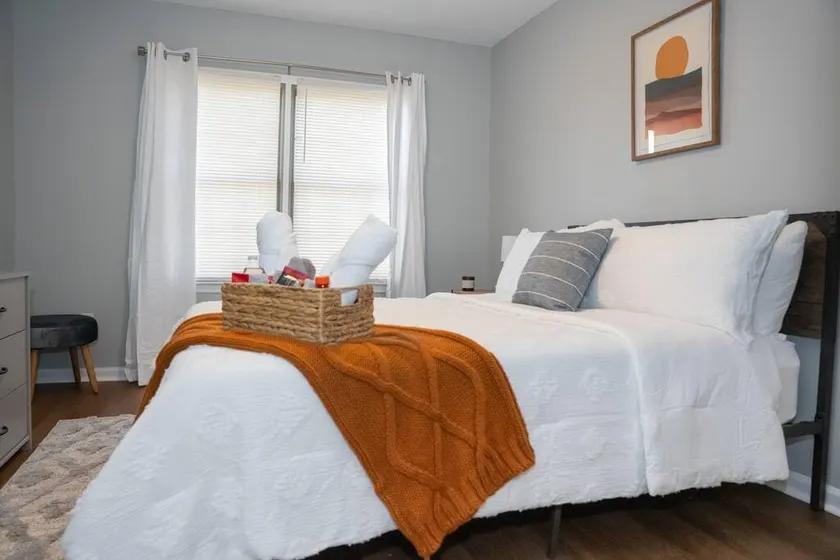 Luxury 3BR Townhome - Sleep 6 - Image 1