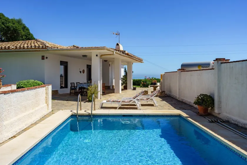Modern ElegancePrivate Pool - Image 1