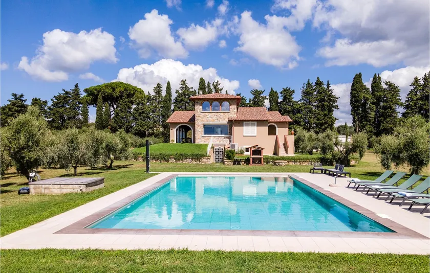 Gorgeous home in Bibbona - Image 1