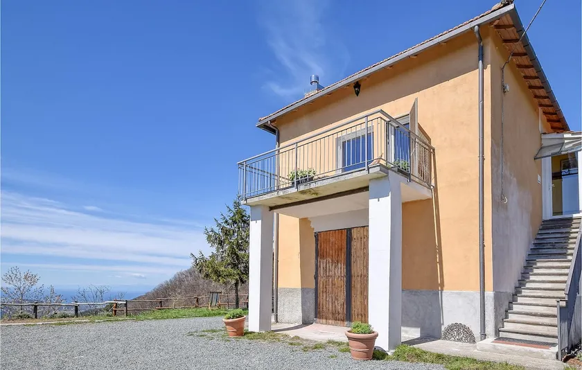 3 Bedroom Amazing Home In Castiglione Chiavarese - Image 1