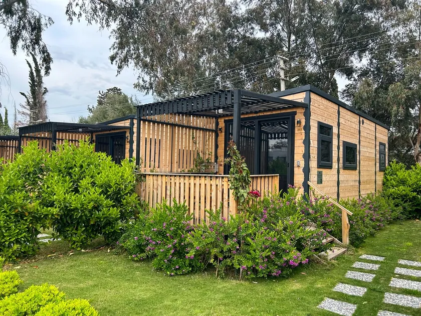 Bitez Tiny House - Garden House - Image 1