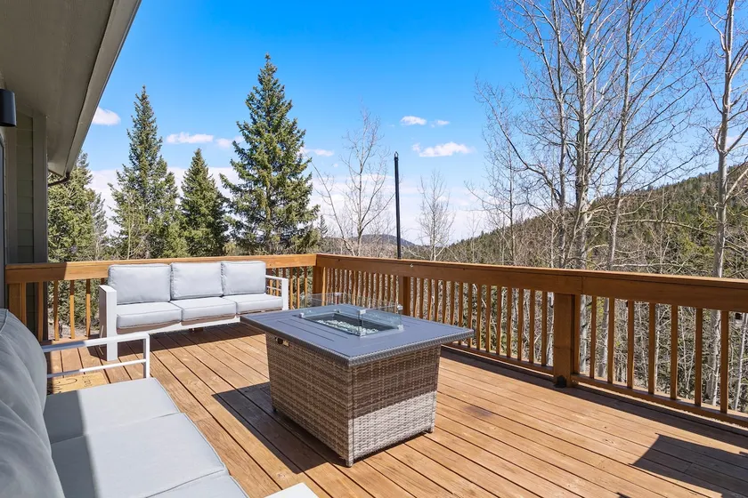 Hot tub, Views & Peace | Majestic Retreat - Image 1