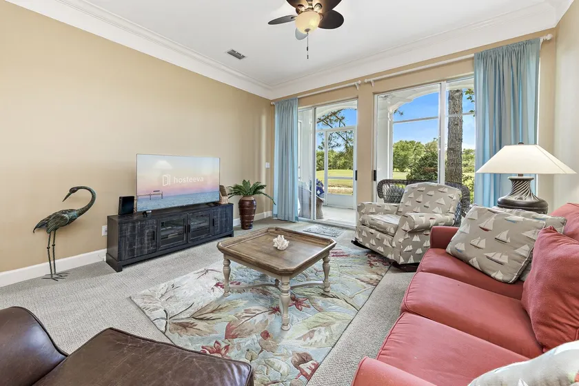 Peninsula Links B102 - Image 1