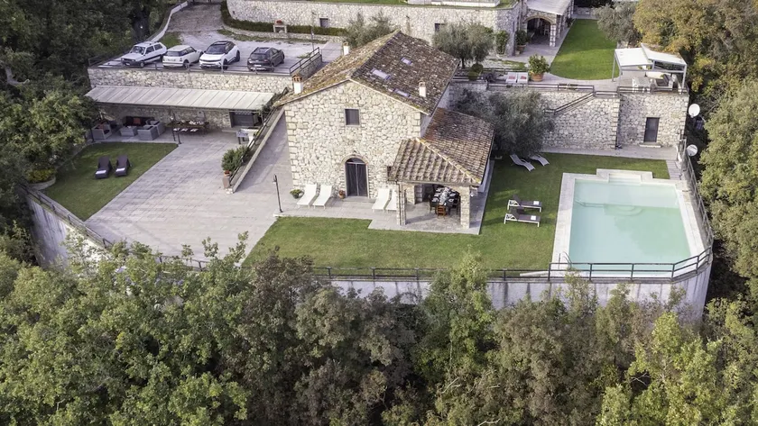 Villa en Croci Di Calenzano con 4 habitaciones, capacidad 10 - Image 1