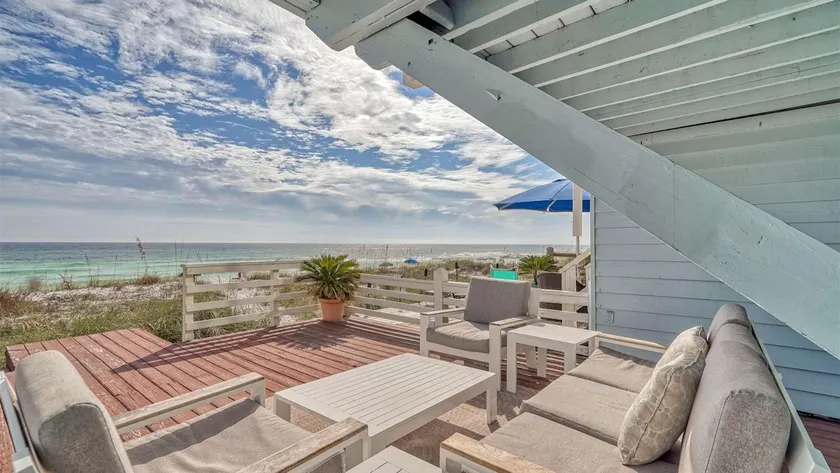 Seawinds 6 Townhome - Directly on the Beach - 3 br/3 ba - Sleeps 9 - Image 1