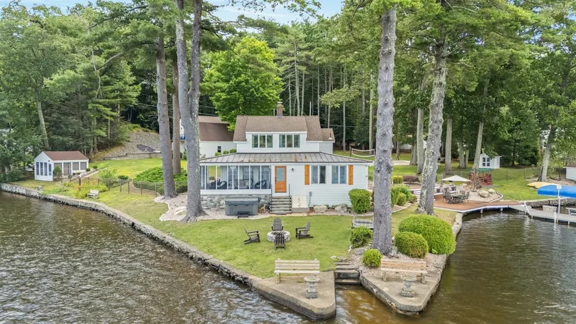 Lake House in Sturbridge w/All the Views! - Image 1
