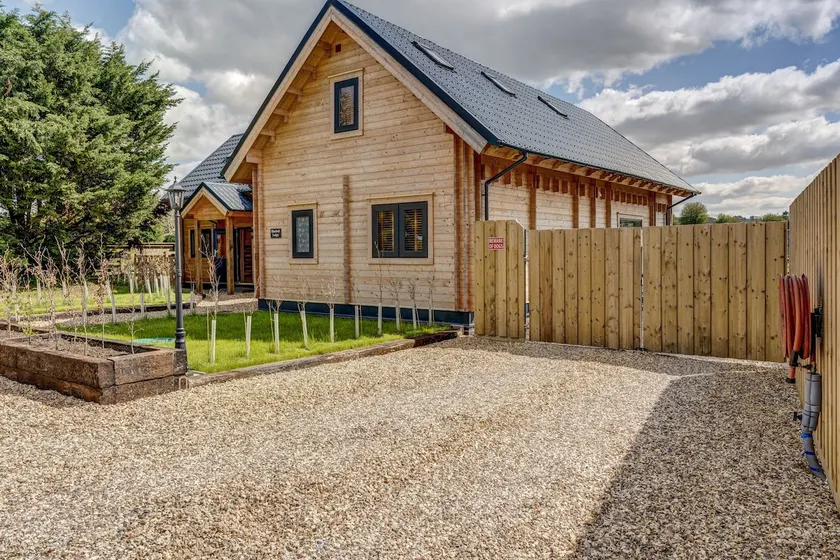 Bluebell Lodge - Image 1